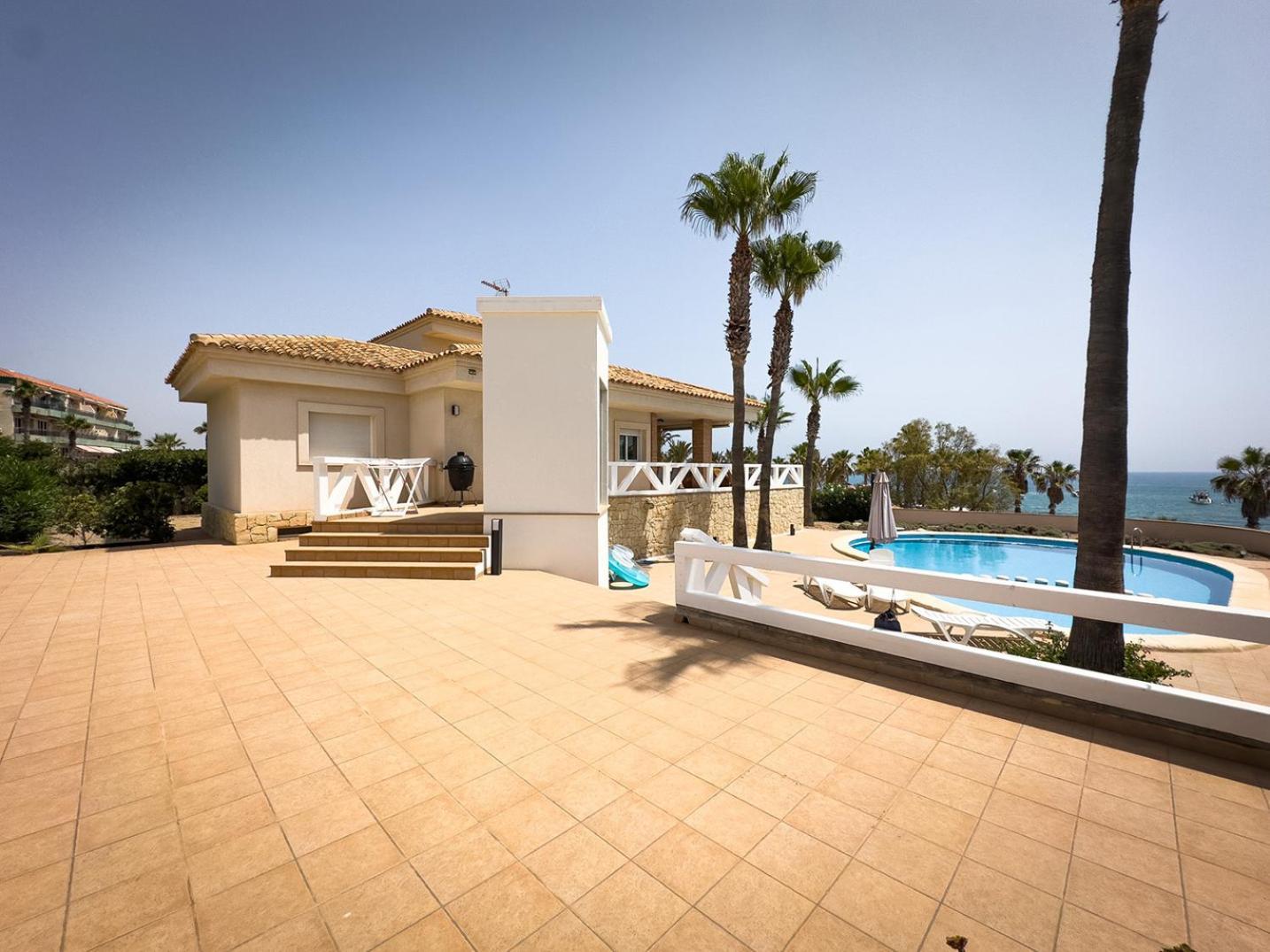 Frontline Beach Villa Playa Flamenca Orihuela Luaran gambar